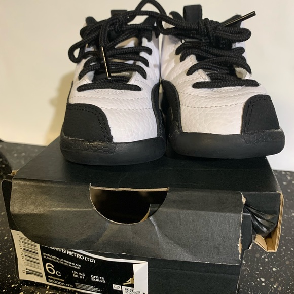 Jordan 12 Retro - Picture 3 of 3